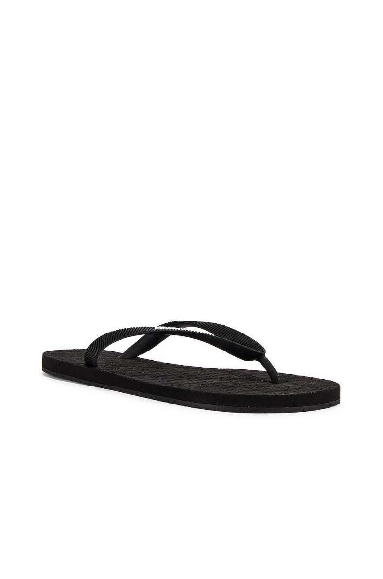 vetements flip flops